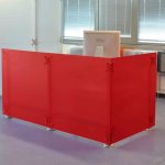 Schreibtisch Stellwand freistehend, Trennwand für Büros kaufen, Acrylglas rot, Sichtschutz Arbeitsplatz