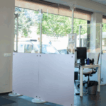 Stellwände Büro, freistehender Schreibtisch Sichtschutz, Stellwand Raumteiler weiss